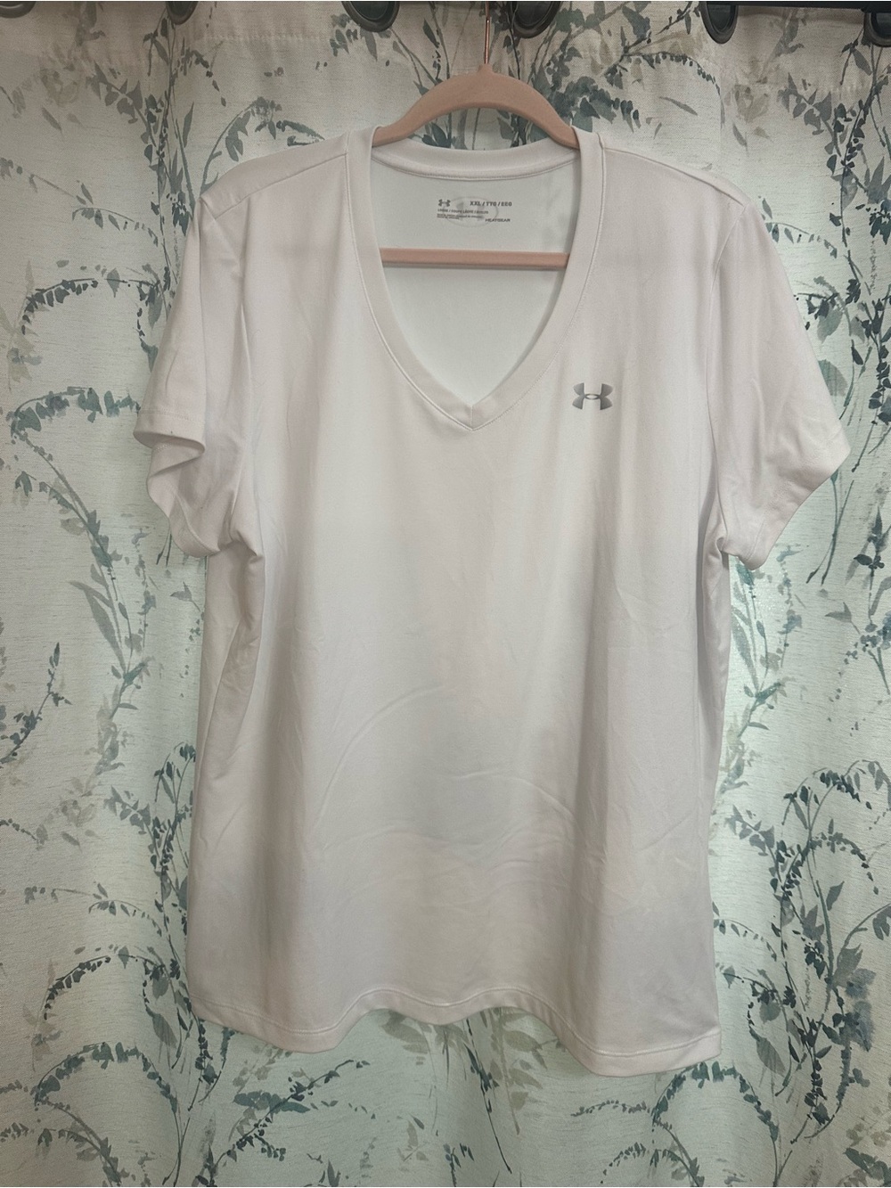 Under Armour Women's V-Neck Short Sleeve Tee in White